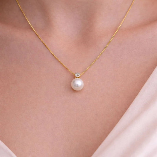 Minimal Pearl Pendant