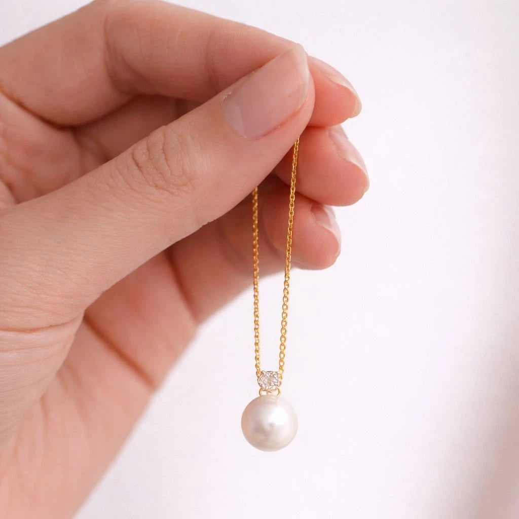 Minimal Pearl Pendant