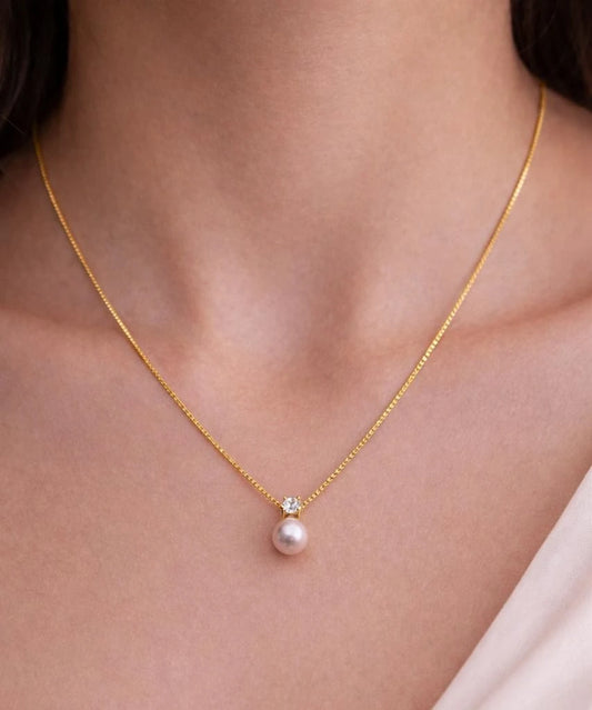 Minimal Pearl Pendant