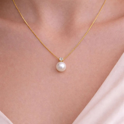 Minimal Pearl Pendant