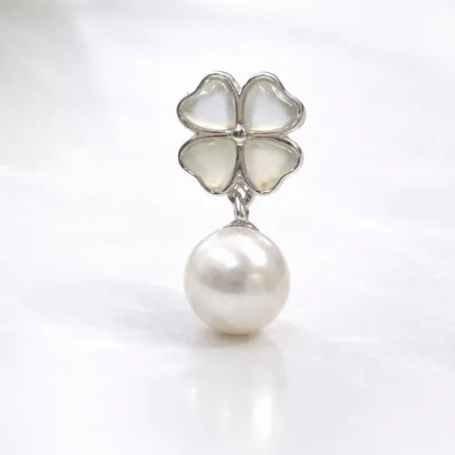 Fourleaf Pearl Drops Earrings